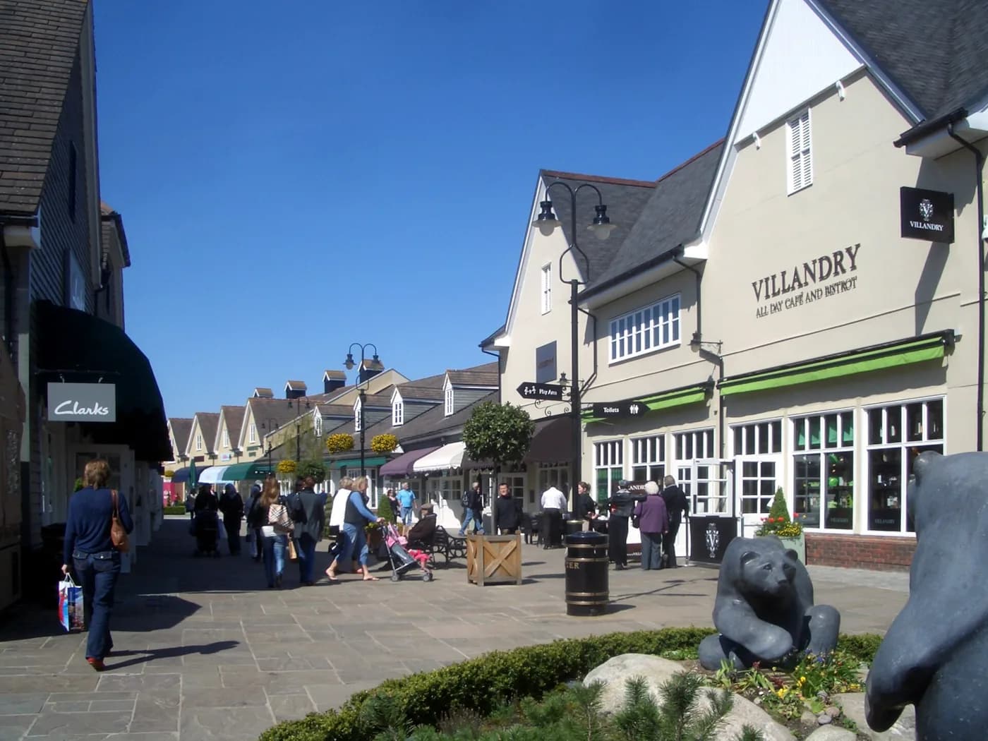 Bicester Village - geograph.org.uk - 1828514