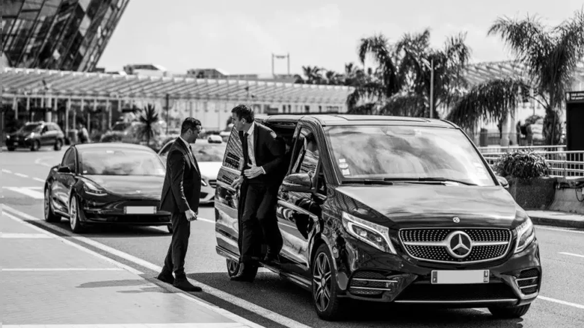 Executive vehicle used for a private long-distance transfer from London
